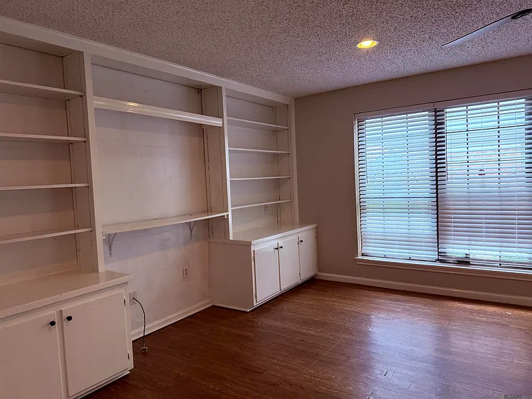 1121 Quail Hollow Dr — Photo 5