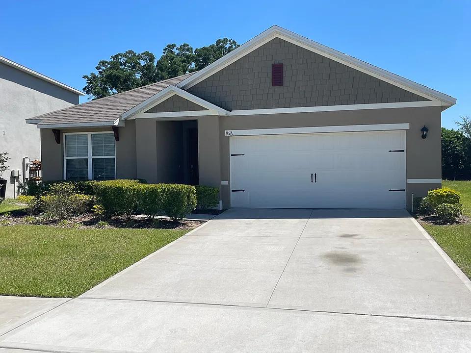 956 Brooklet Dr