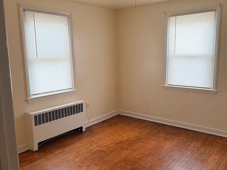 6850 Oxford Ave #1 — Photo 5
