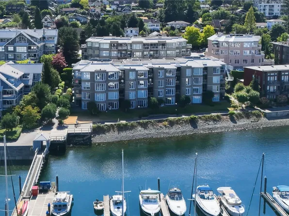 566 A Stewart Ave #402, Nanaimo, BC V9S 5T5
