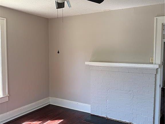 4th image of 202 W Holt St