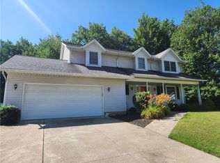 213 Walten Creek Dr, Erie, PA 16511