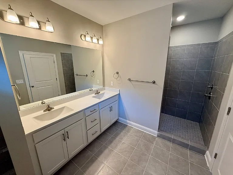 188 Gallery Dr #304 — Photo 7