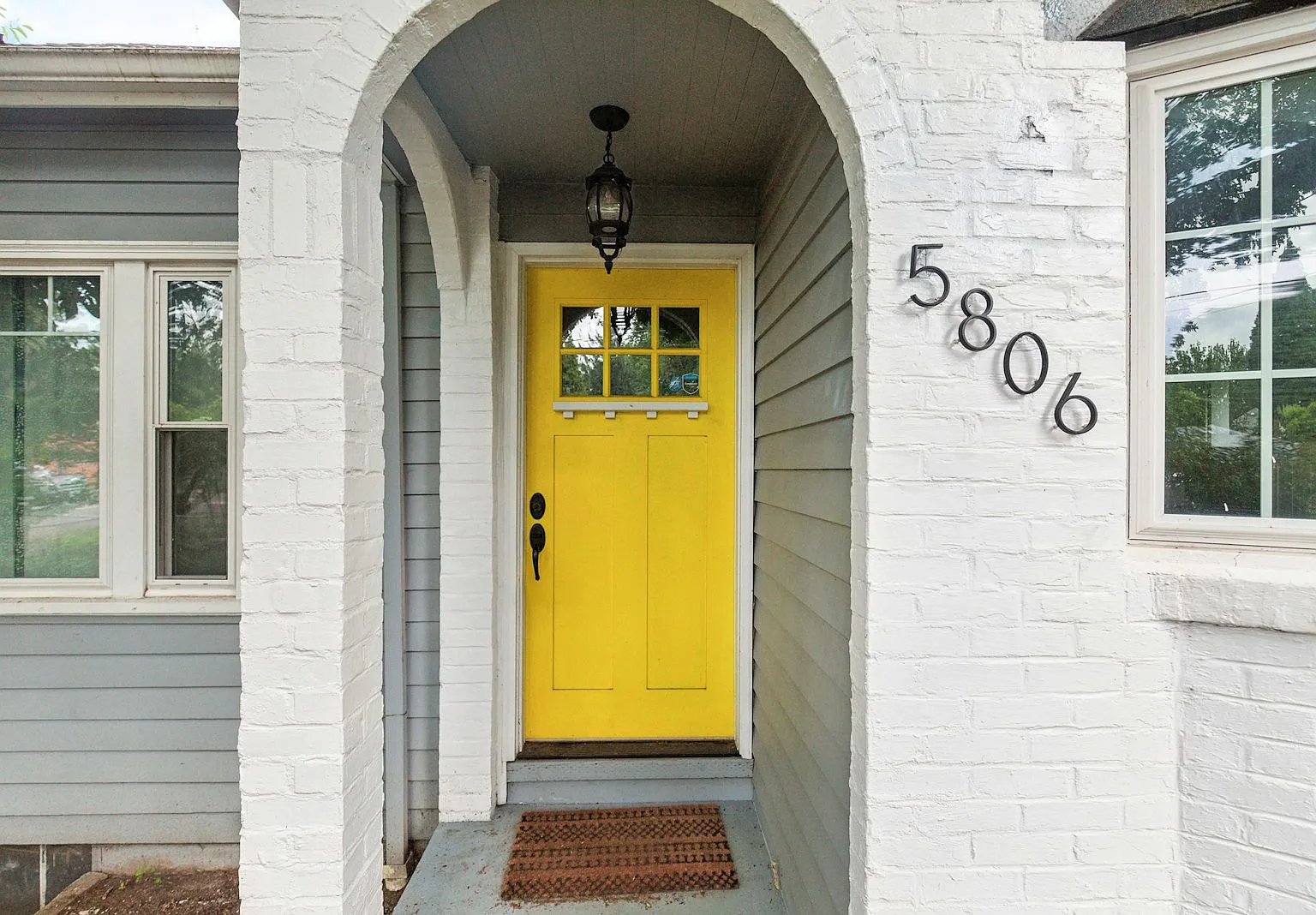 5806 Northeast 60th Avenue — Photo 2