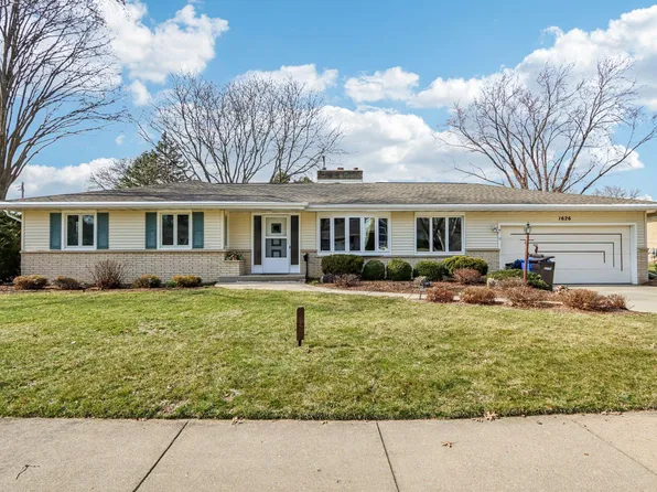 1626 Meadowcrest Ln, Middleton, WI 53562
