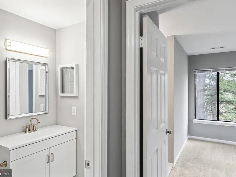 9553 Battery Heights Blvd #402 — Photo 37