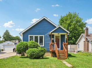 102 N Ahrens Ave, Lombard, IL 60148