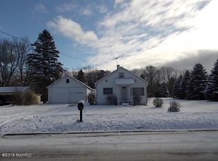 190 E Barton St, Newaygo, MI 49337