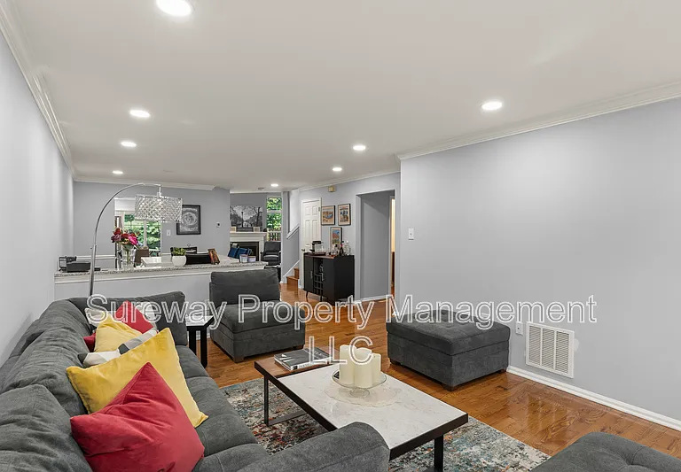 2028 Greenes Way Cir — Photo 5