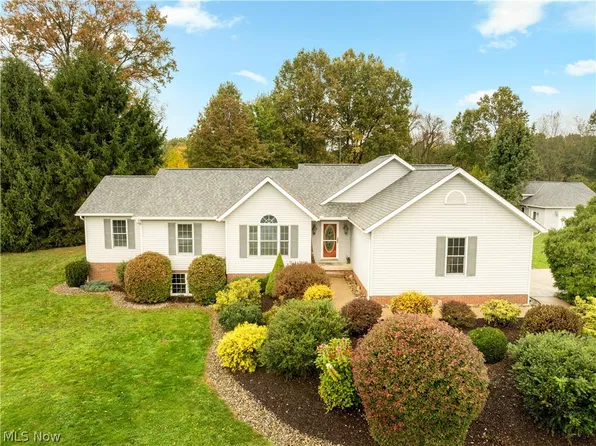 545 E Maple St, Hartville, OH 44632