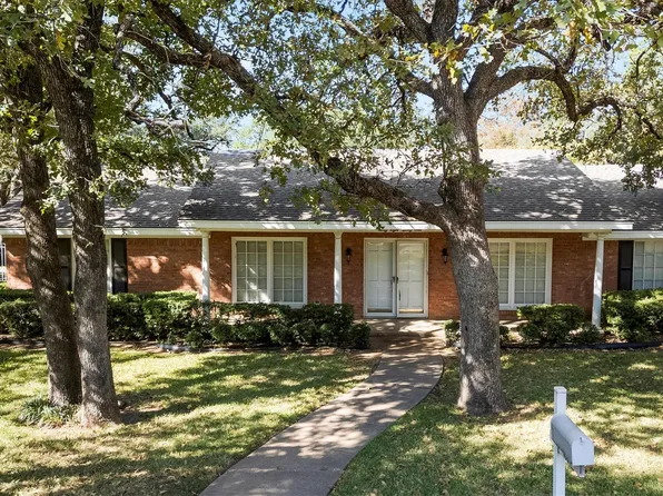 4821 Wedgeview Dr N, Hurst, TX 76053