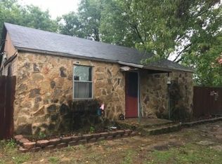 1025 N Anna St, Pilot Point, TX 76258