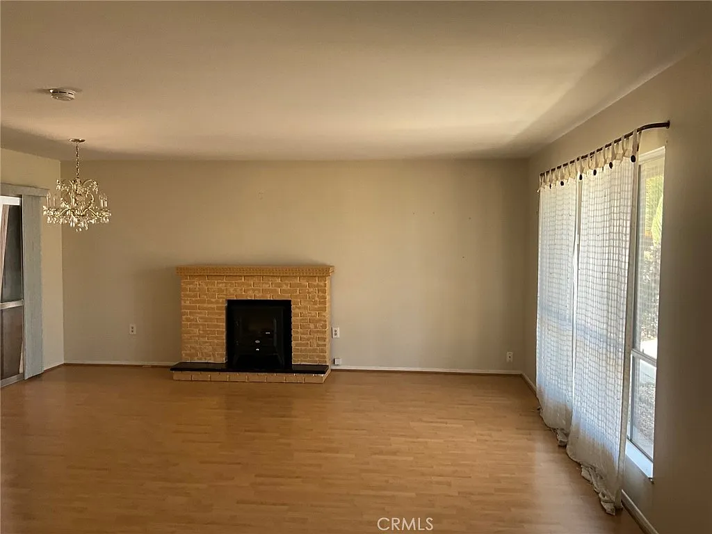 2 bed, 992 sqft, $2,100 — Photo 3
