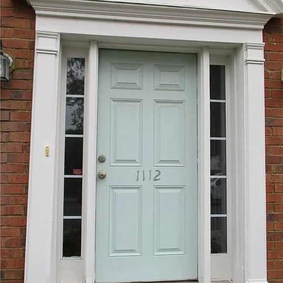 1112 Thornborough Dr — Photo 2