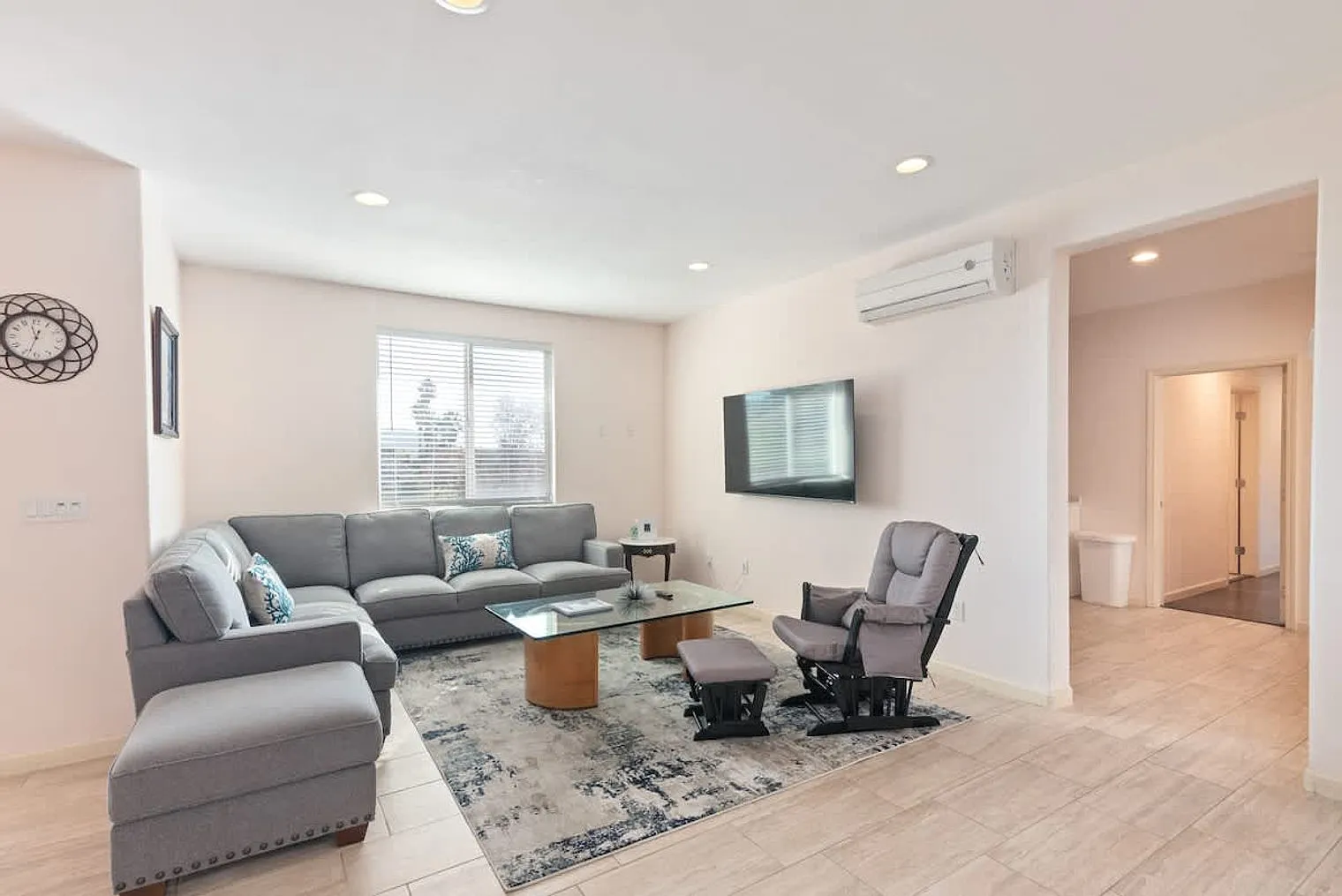 5 bed, 3.0 bath, 3229 sqft, $8,266 — Photo 3
