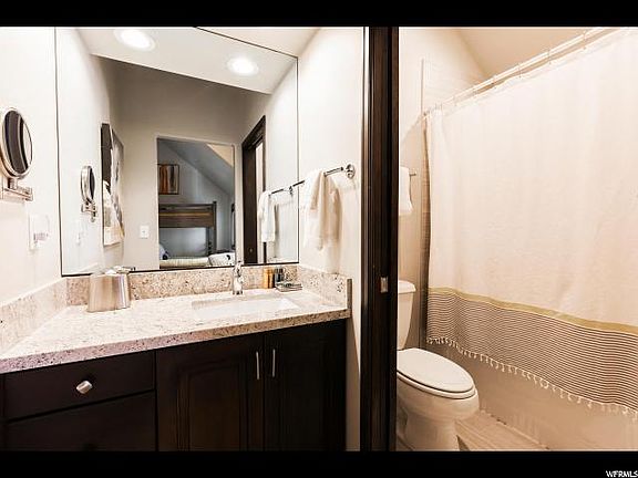 4th image of 2489 Deer Lake Dr