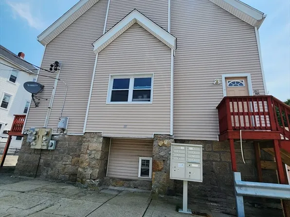 88 Harrison St #5, Fall River, MA 02723