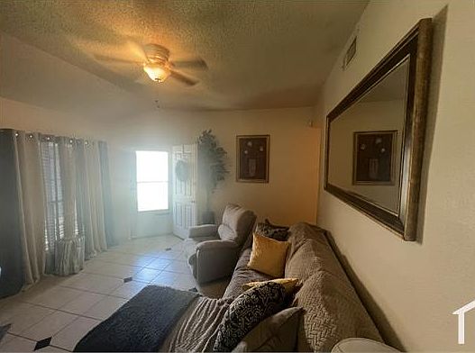 3rd image of 3227 Stonewall Ln