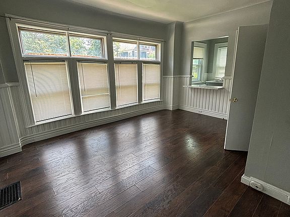 3rd image of 547 W Ferry St #2