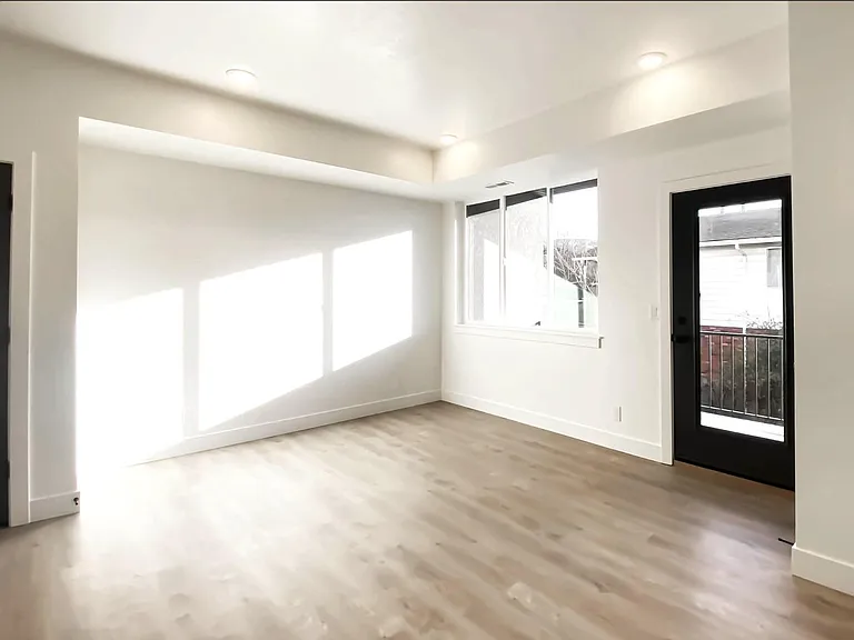 2055 S Main St — Photo 5