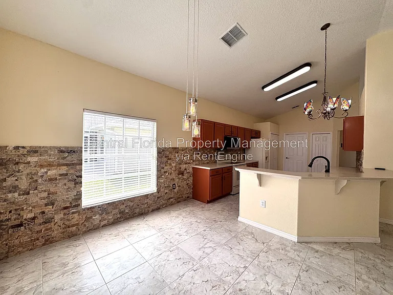 140 Moss Ln — Photo 7