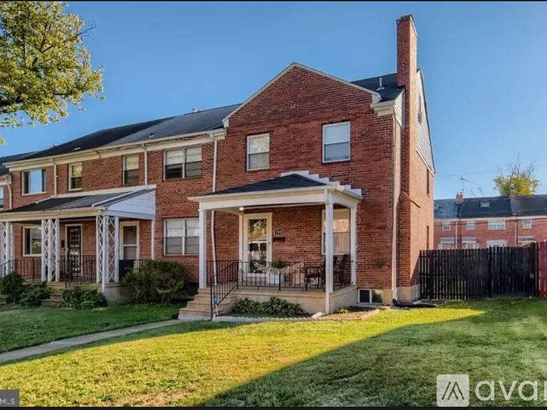 1915 Hillenwood Rd — Photo 1