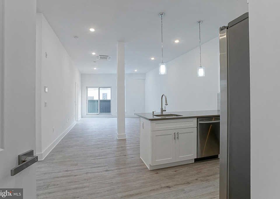1st image of 1630 N Cadwallader St #7