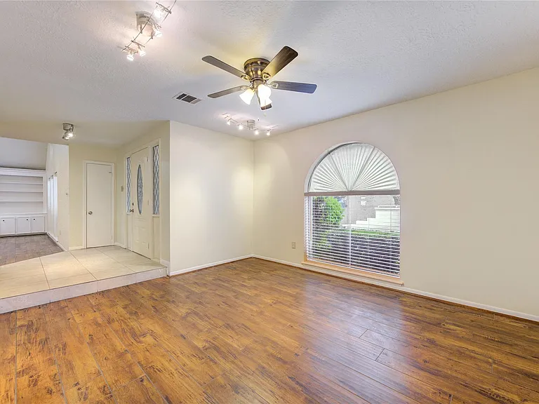 12810 Chaseland Ln — Photo 40