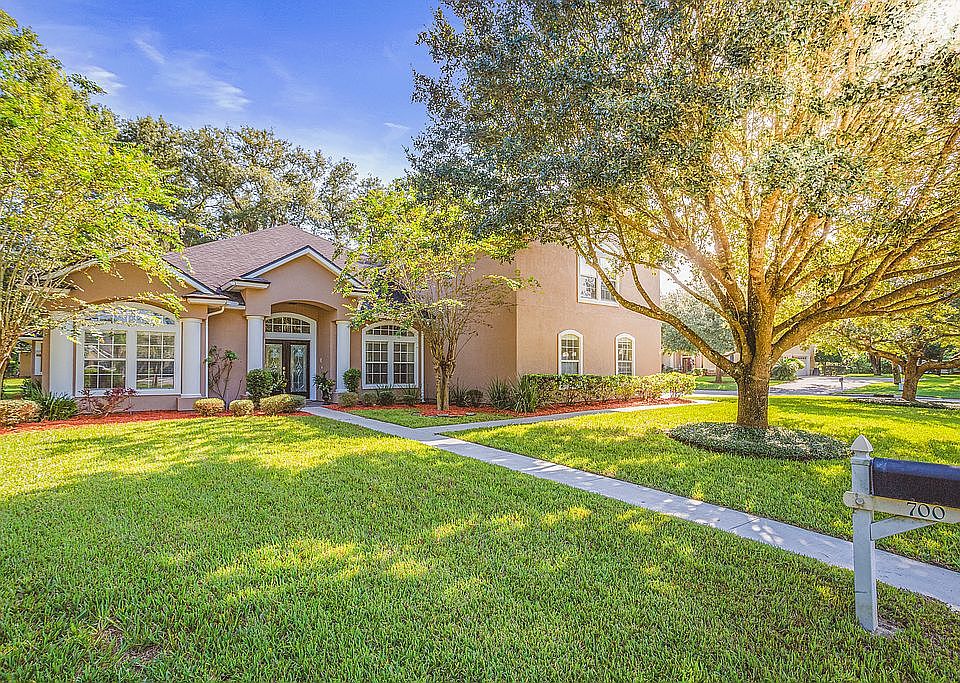 1st image of 700 Sweetbay Ct