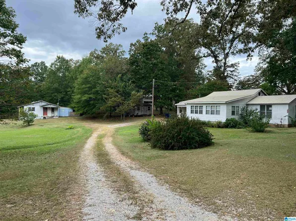 135 Self Rd, Anniston, AL 36201