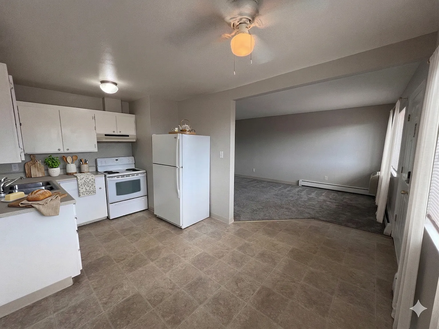 2924 N Arcadia Street — Photo 3