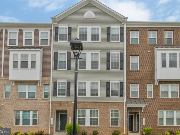 10508 Neil Armstrong Way #1555, Lanham, MD 20706