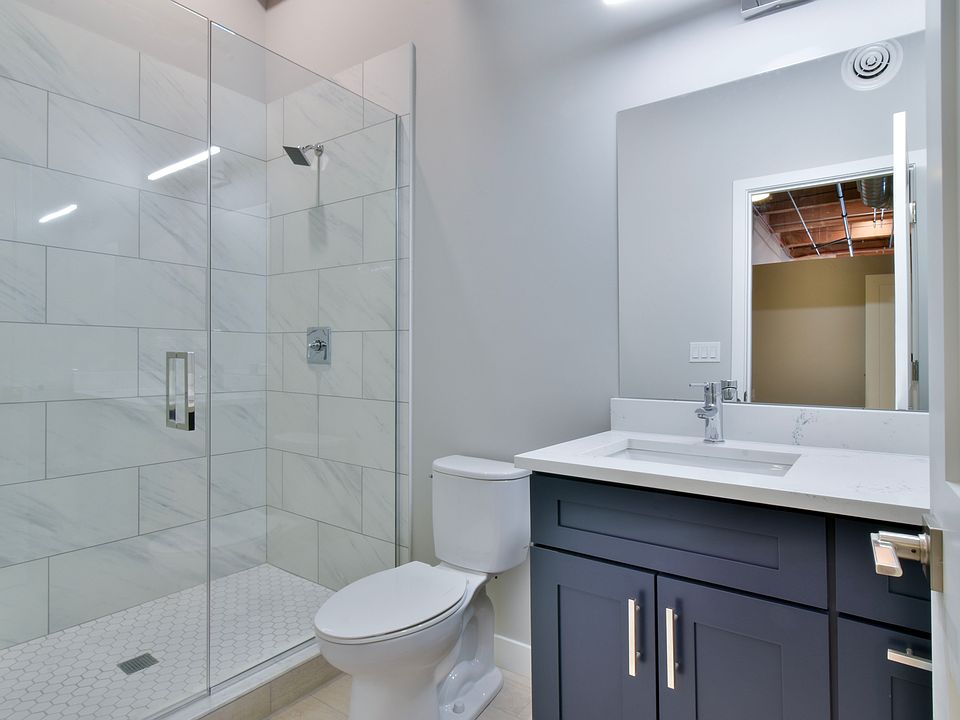 1st image of 11 E Illinois St #301