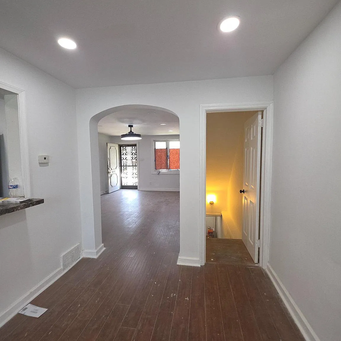 3 bed, 1.5 bath, 1120 sqft, $1,800 — Photo 2