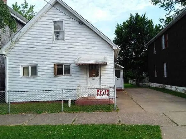 824 W 16th St, Erie, PA 16502