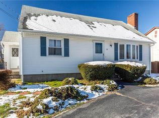 28 Arrowfield Rd, Cranston, RI 02921
