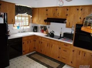 137 Nichols Rd, Nesconset, NY 11767