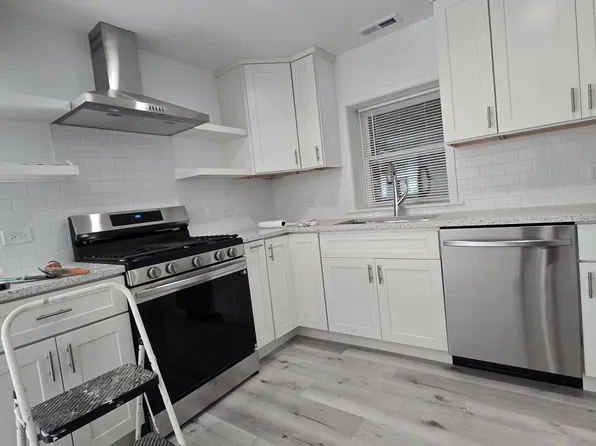 2451 N Ridgeway Ave #G, Chicago, IL 60647
