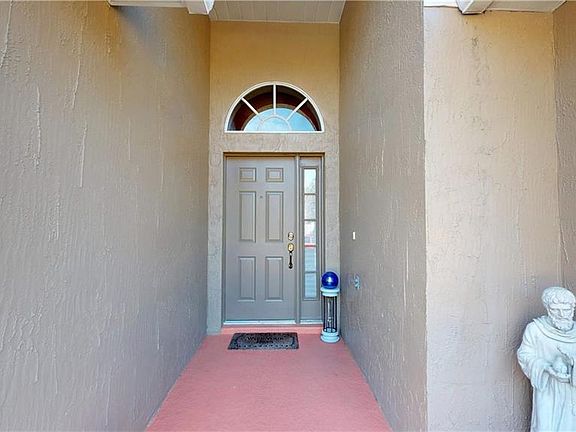 2nd image of 25412 Divot Dr