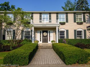 4368 Stoneleigh Rd, Bloomfield Hills, MI 48302