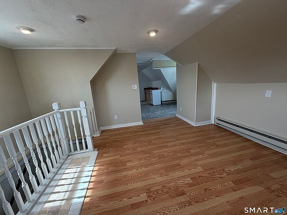 4th image of 78 Francis St