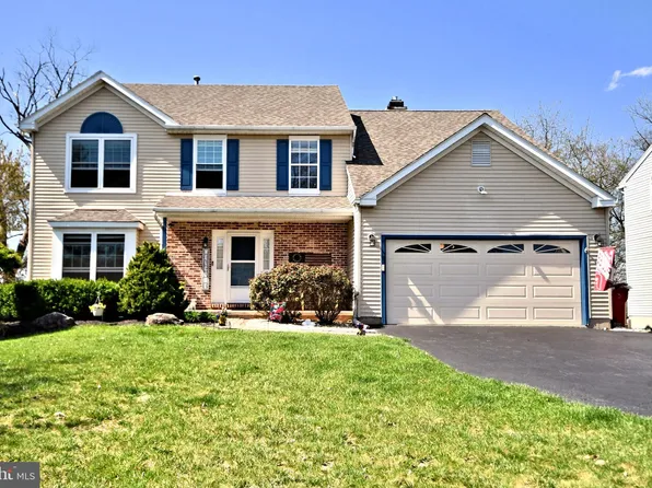 3031 Fairhill Dr, Collegeville, PA 19426