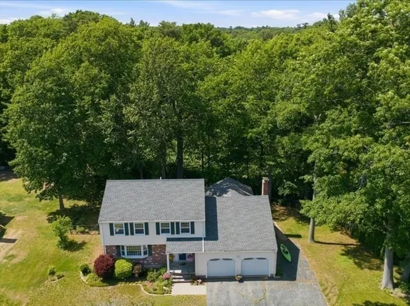 27 Kennel Hill Dr, Beverly, MA 01915