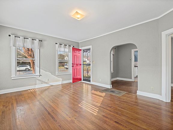 5th image of 474 Alexander St