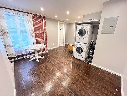 1st image of 2471 Grand Ave #1G