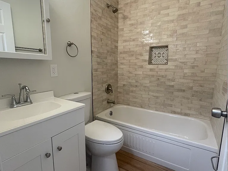 7820 Hanley St — Photo 5