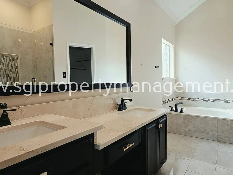 1513 Lodengreen Ct — Photo 20