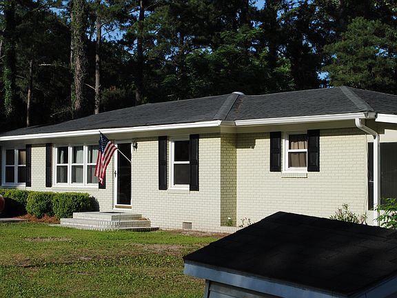 3rd image of 207 Tomlinson Dr