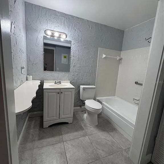 100 El Camino Dr #111 — Photo 9