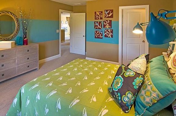 Large secondary bedroom